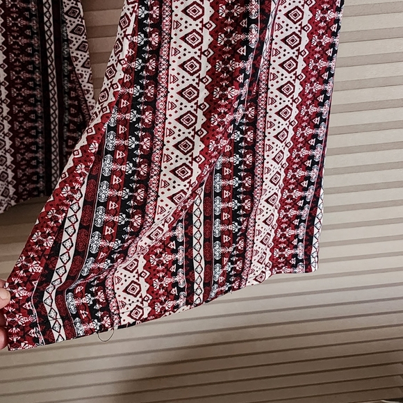 Shosho Women's Flared out bottom Elastic Waist Pants. Size M. Gently Used - Picture 3 of 4